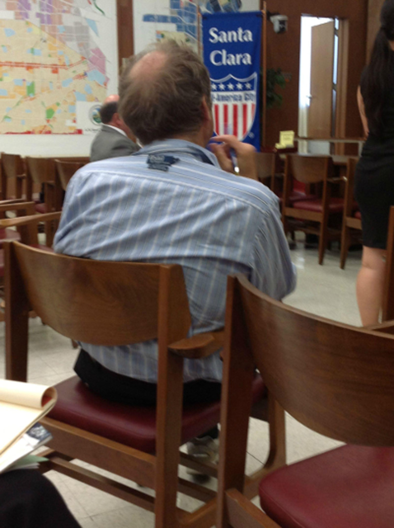 James Rowen wearing his shirt inside out at a Santa Clara city council meeting